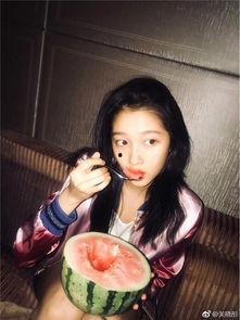 关晓彤吃娱乐瓜,揭秘背后惊人真相